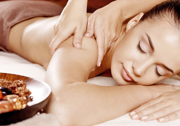 Massage JPG 01 WEB Emilly